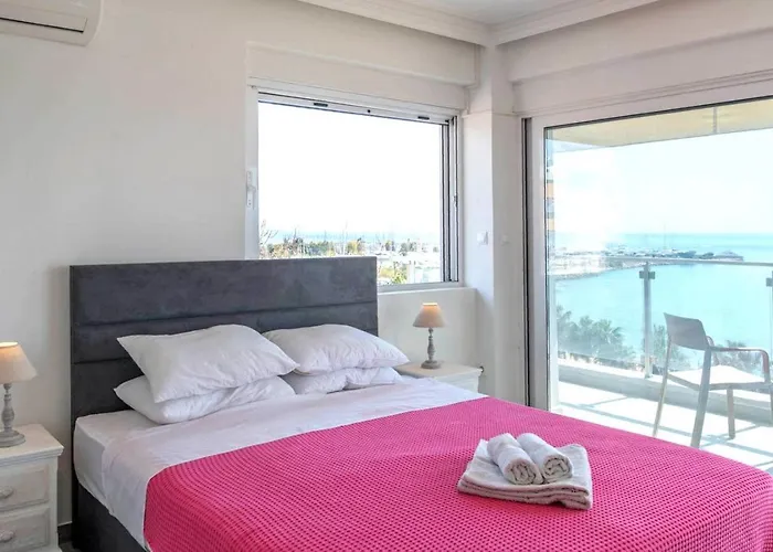 Breathtaking Seaview Studio In Athenian Riviera